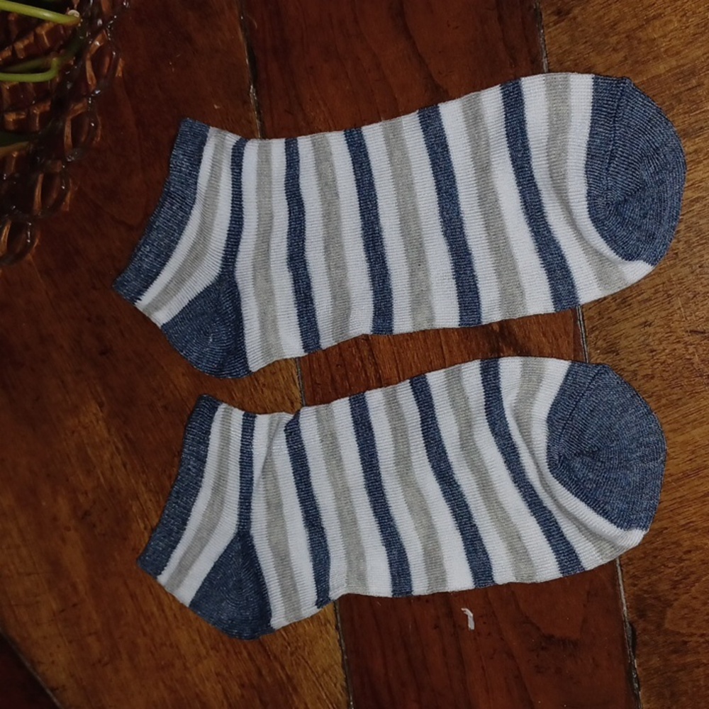 New white blue stripe socks